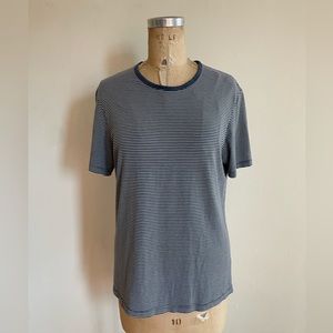 Lululemon t-shirt striped blue white large